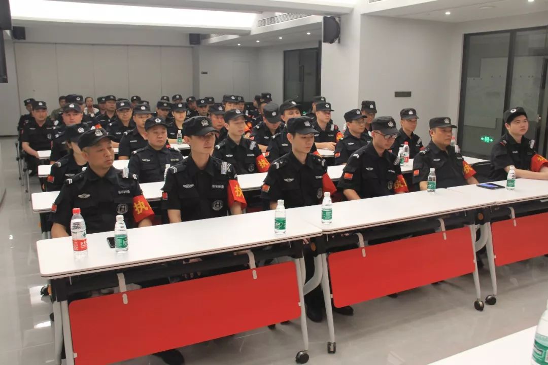 長沙紅光保安服務(wù)有限公司,長沙安保服務(wù),長沙安全服務(wù),長沙非武裝押運(yùn),勞務(wù)派遣服務(wù)