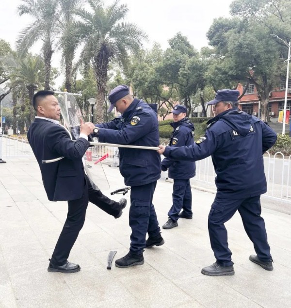 長沙紅光保安服務(wù)有限公司,長沙安保服務(wù),長沙安全服務(wù),長沙非武裝押運,勞務(wù)派遣服務(wù)